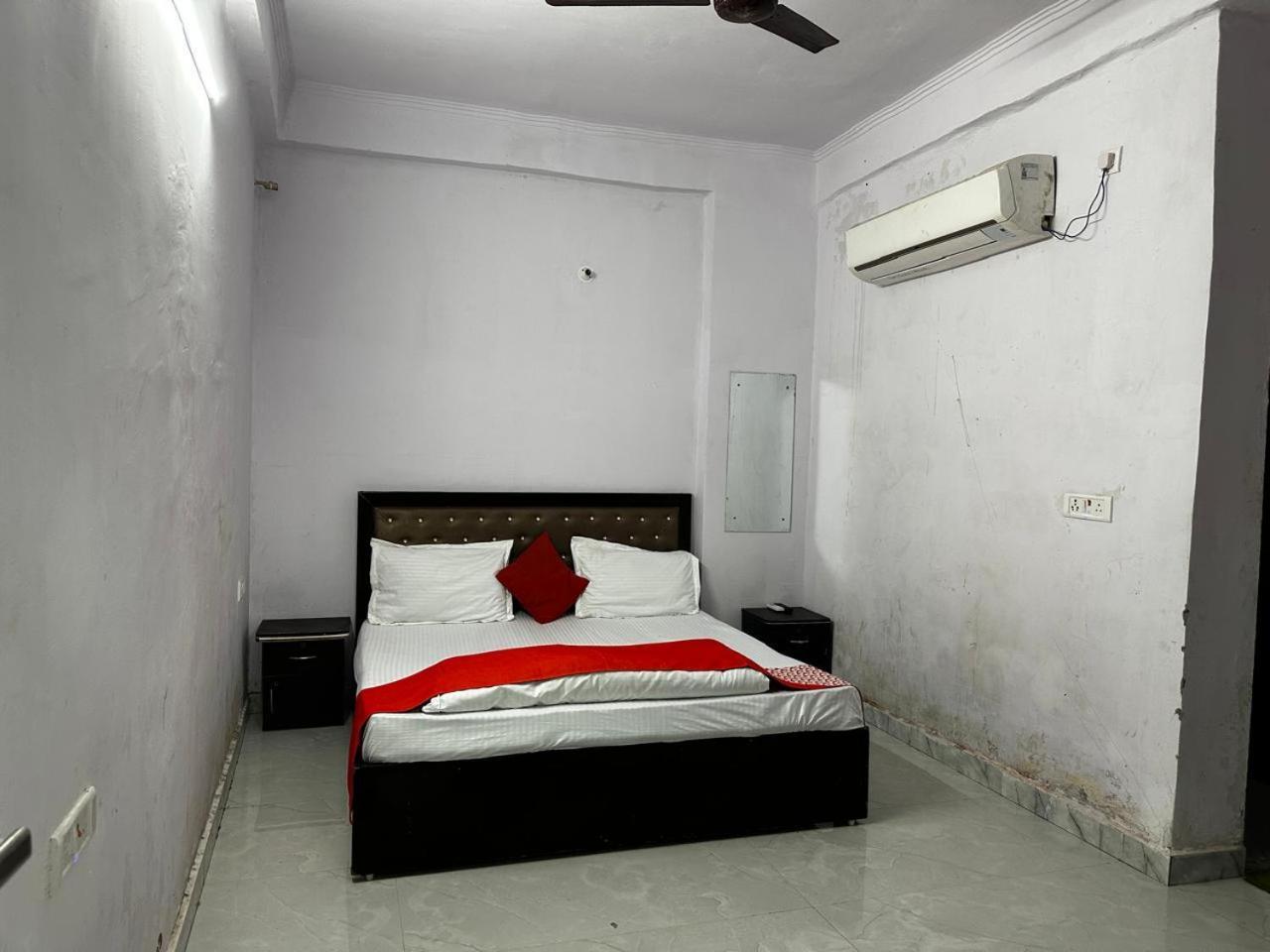 New Signature Village New Delhi Exterior photo